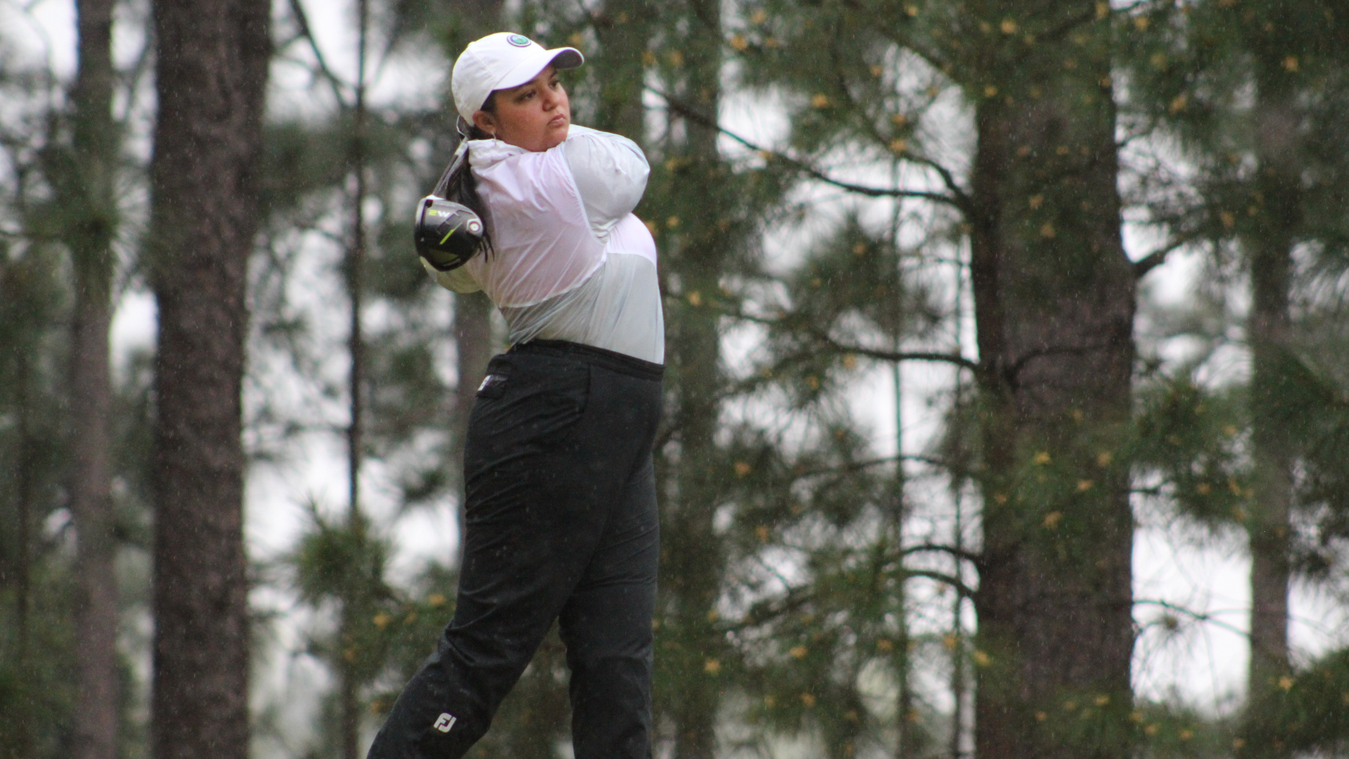 Lady Flyers' Ahing Tied for the Lead After Round One at Deercroft